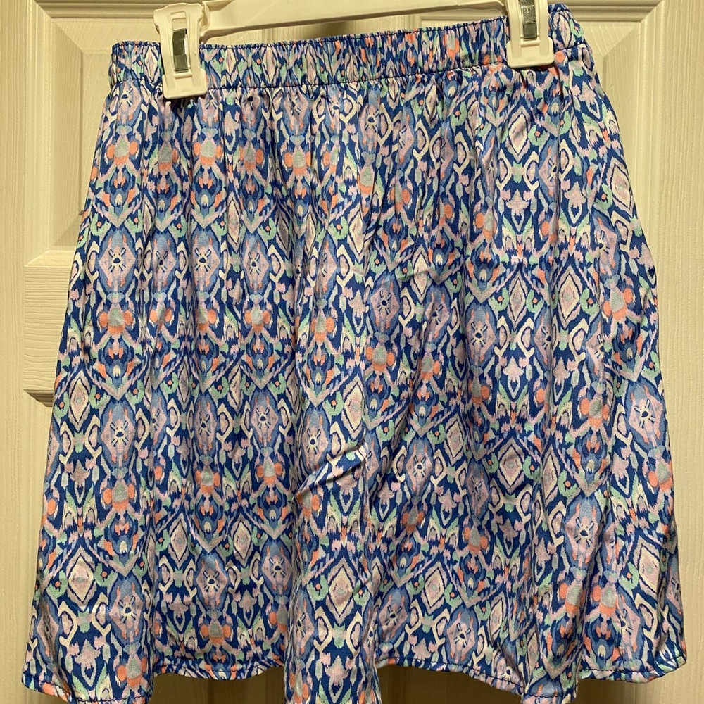 Hollister flowy skirt size M